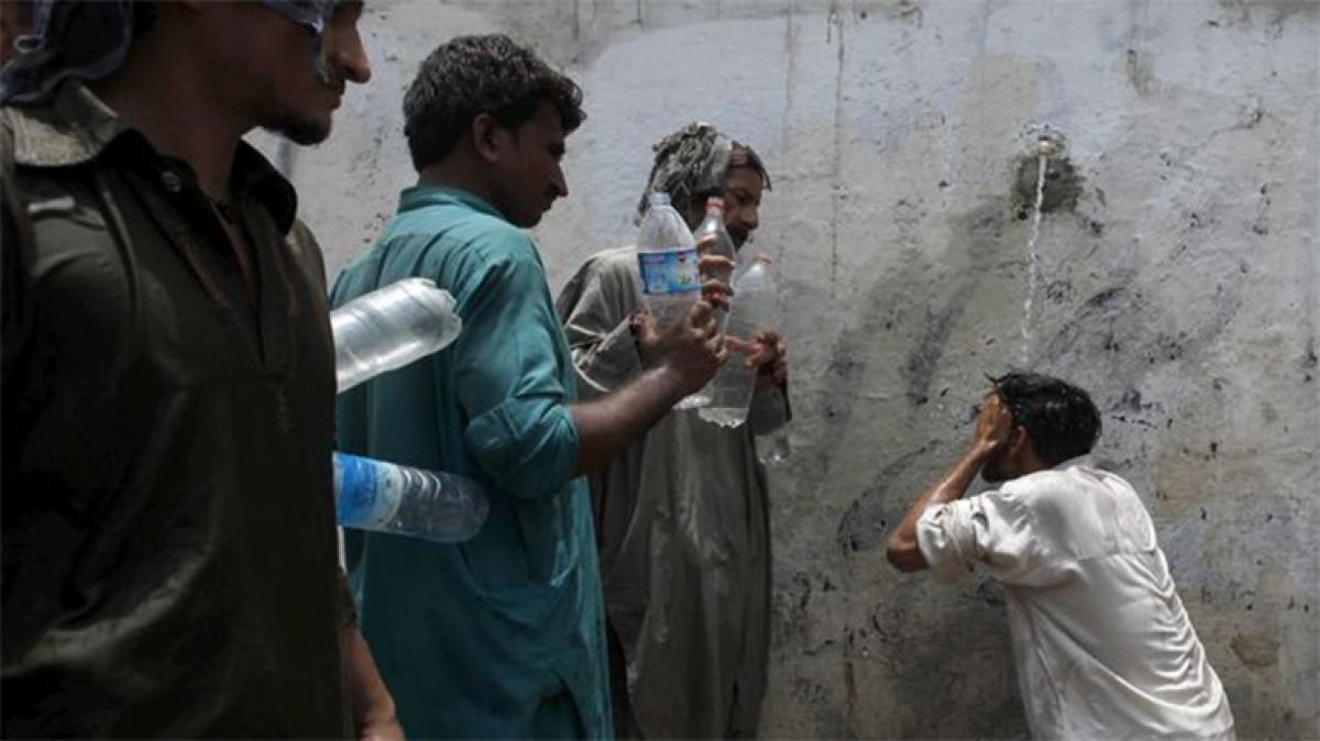 Pakistan reeling under intense heatwave, toll touches 780